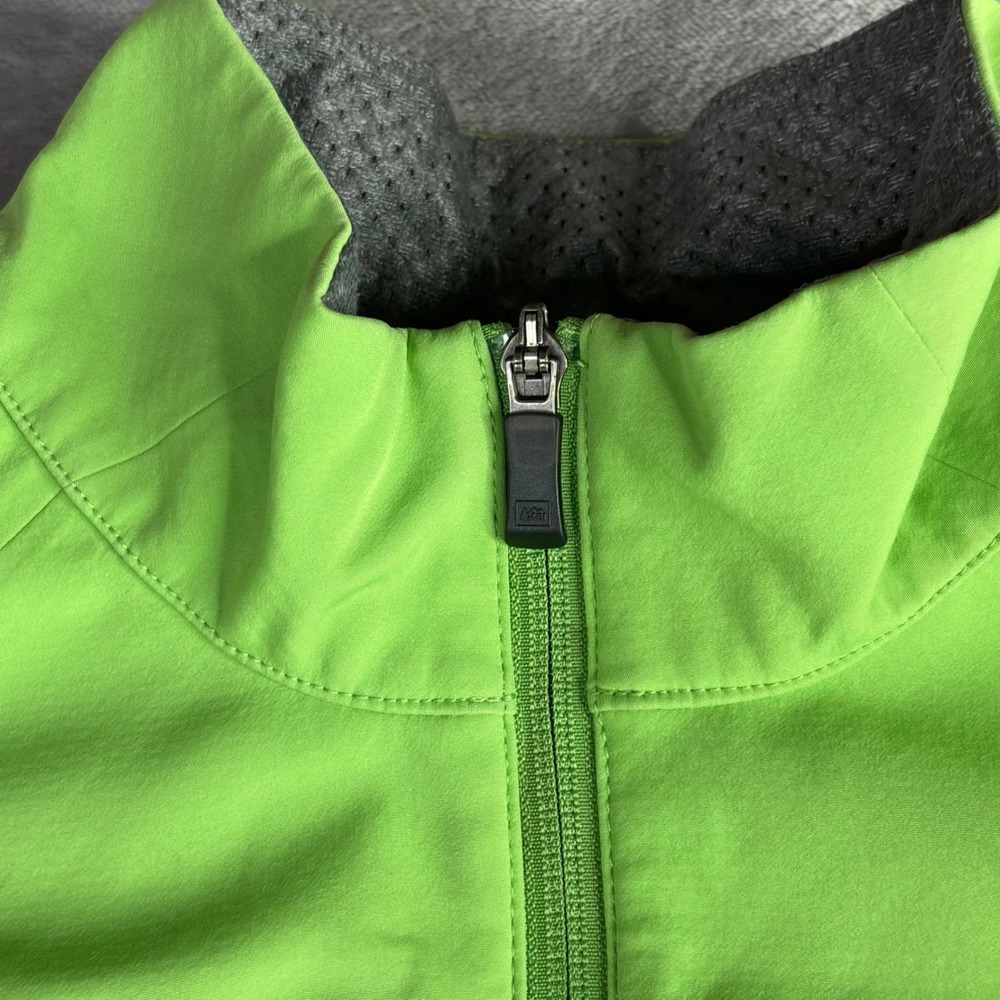 REI Softshell Jacket Womens M Lime Green Hiking Outdoor Full Zip water resistant - Picture 13 of 13